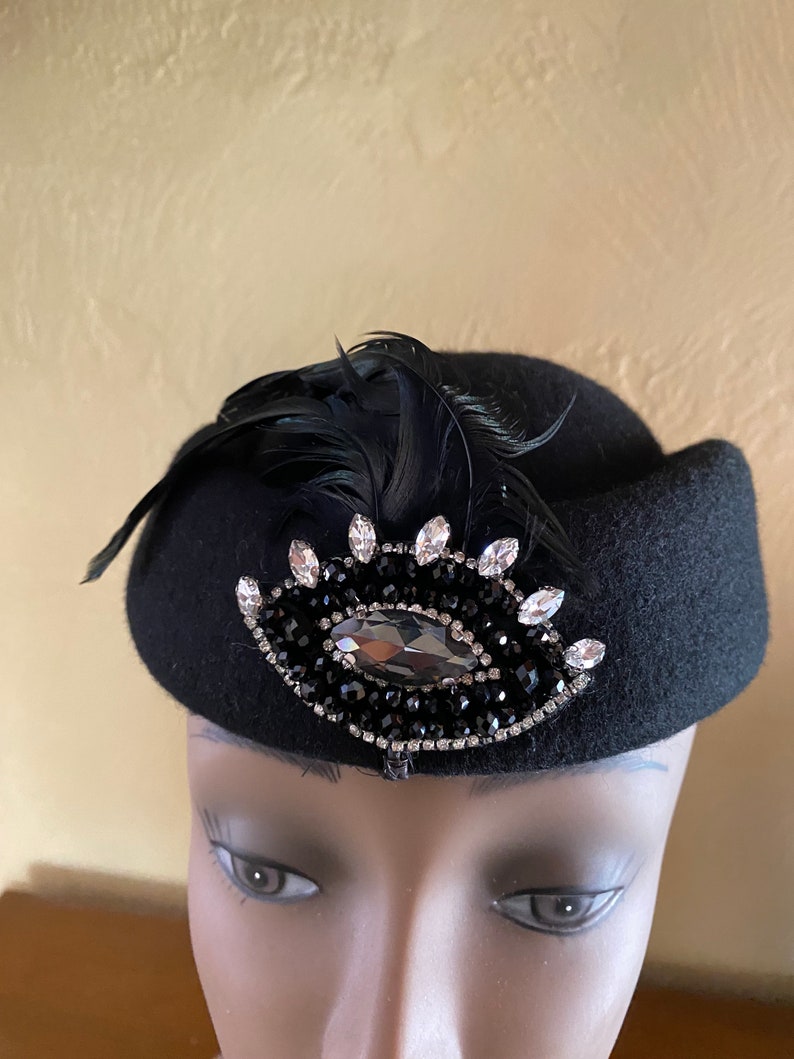 Vintage Womens Hat Black Wool Feather Cloche Fascinator image 5