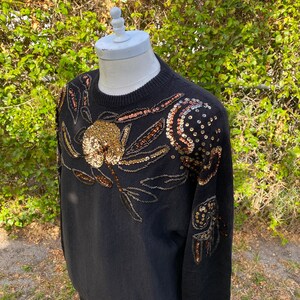 Vintage Black Sweater Gold Sequins and Beading 80s Knit Pullover Size Large imagem 5