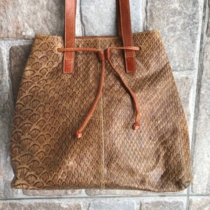 Vintage Furla Brown Leather Snake Embossed Shoulder Bag Purse Made In Italy
