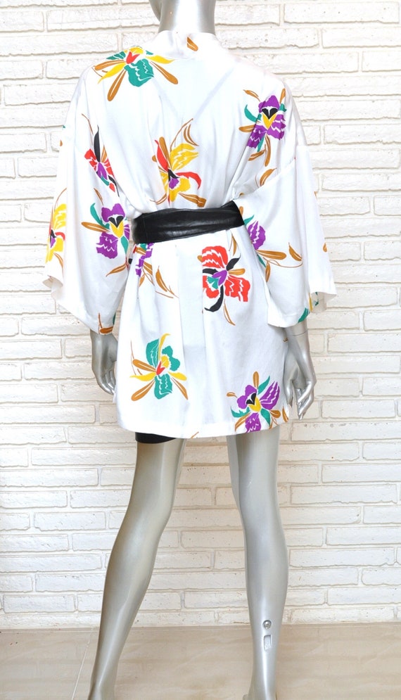 Vintage White Kimono Jacket with Orchid Floral Pr… - image 8
