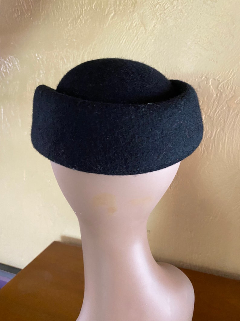 Vintage Womens Hat Black Wool Feather Cloche Fascinator image 8