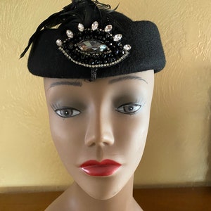 Vintage Womens Hat Black Wool Feather Cloche Fascinator image 6