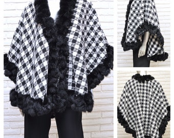 Vintage Black and White Houndstooth Cape with Fur Trim Women’s Wool Wrap Shawl Jacket Made in USA osfa