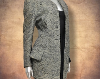 Vintage Gianni Versace Women’s Brocade Black and Cream Long Fit Blazer Made in Italy M