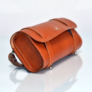 Leather handlebar bag, bicycle saddlebag, bicycle bag, bicycle purse, bike purse, bike pannier, bicycle pannier, gifts for cyclists
