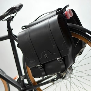 CLASSIC RIDE Leather bicycle panniers, gifts for cyclists, water-repellent leather, hand-crafted