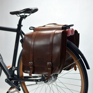 CLASSIC RIDE Leather bicycle panniers, gifts for cyclists, water-repellent leather, hand-crafted image 1