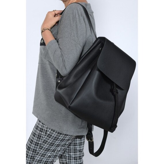 minimalist leather backpack