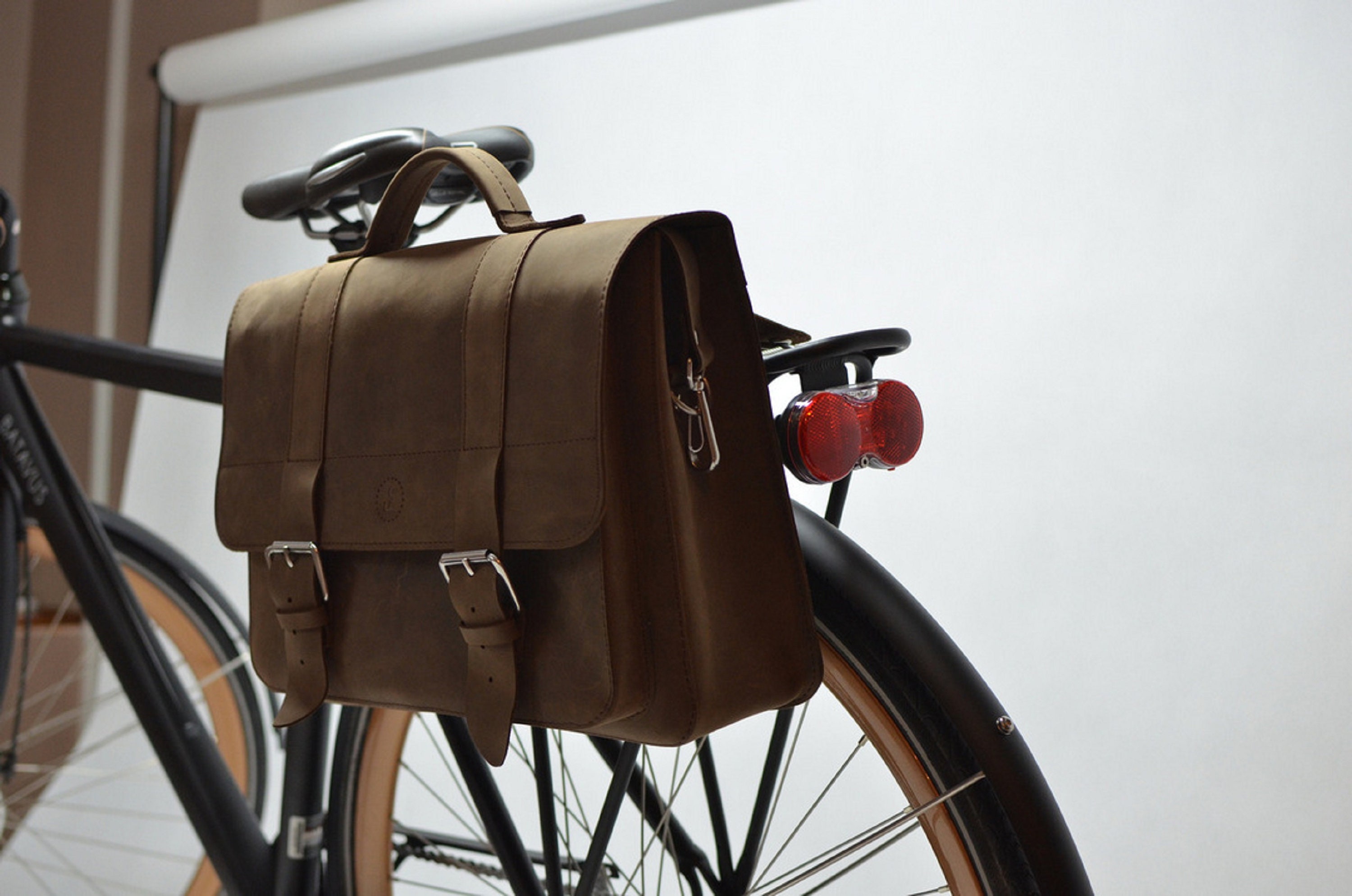 BUSINESS RIDE II Bicycle Bag Full grain Leather Perfect Gift for
