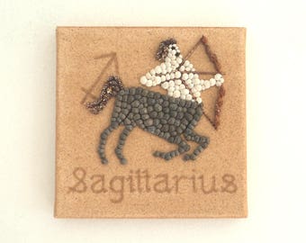 Sagittaire Star Sign In Seashell Mosaïque et sable 3D Wall Art, Sagittaire Zodiac Cadeau, Art mural naturel, Sagittaire Décoration intérieure