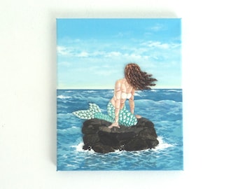 Meerjungfrau auf einem Felsen in Muschel & Stein Mosaik, 3D Gemälde, Strandhaus Dekor, Fantasy Meerjungfrau Geschenk, Ariel at Seashell Canvas Wandkunst