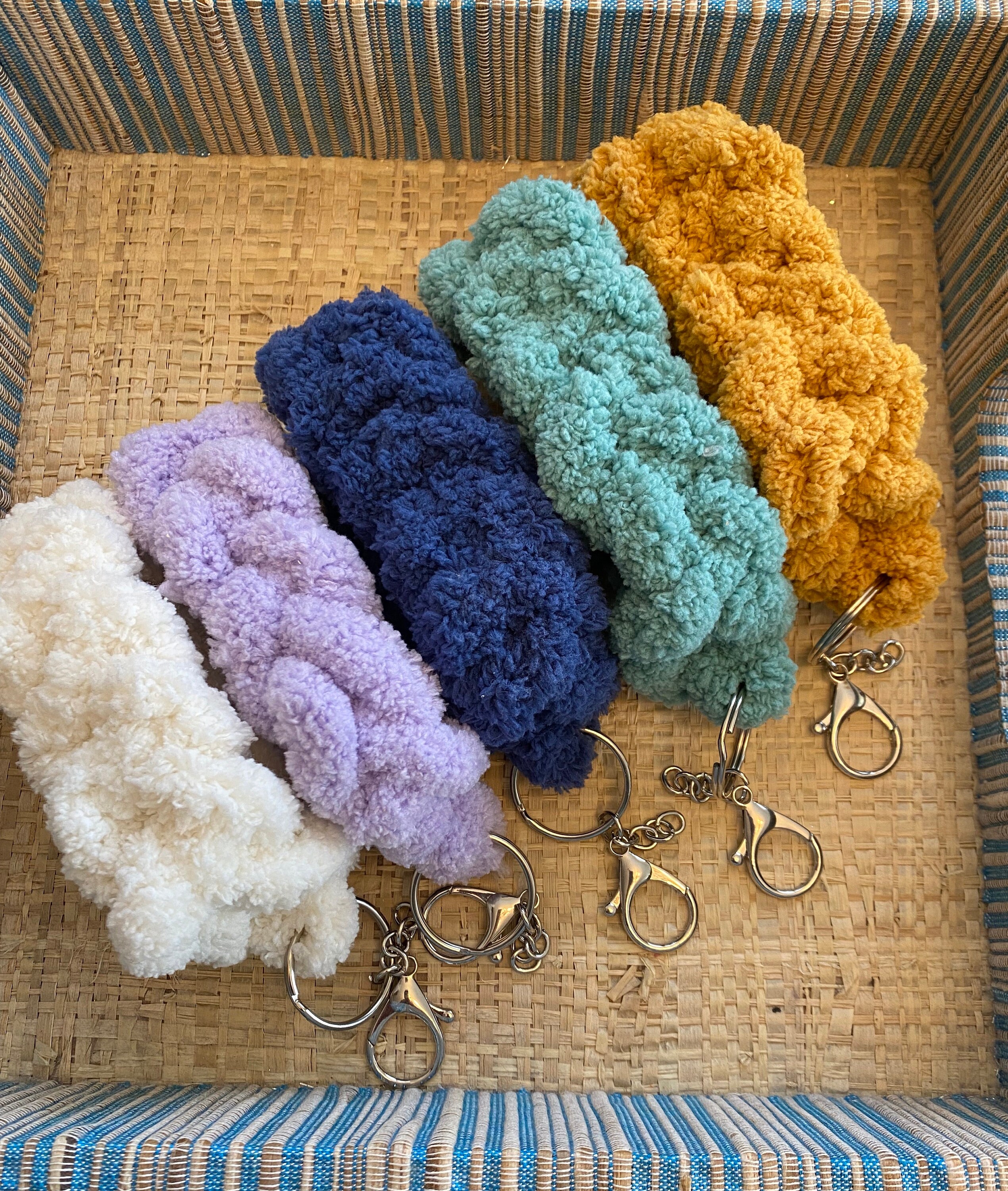Chunky Yarn Knit Wristlet Keychain | Loop Key Chain With Lobster