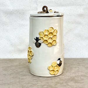 Bee Happy Honey-pot