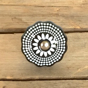 Black and White Ceramic Drawer Knob, Vintage-Style Drawer Pull, Decorative Ceramic Knob