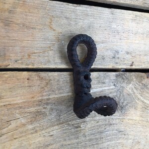 Small Cast Iron Rope Hook, Cast Iron Rope Hook, Brown Cast Iron Rope ...