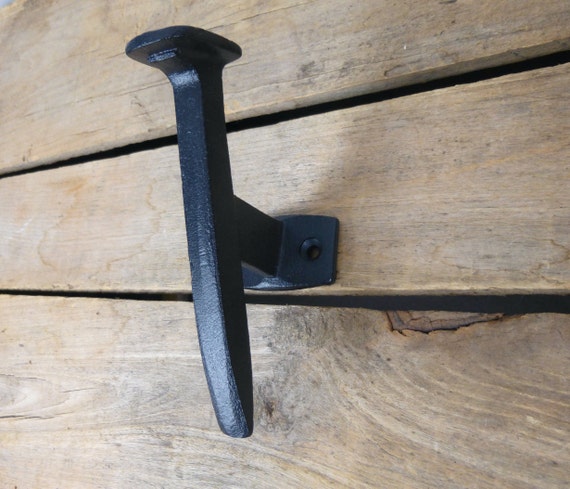 Mounted Railroad Spike Wall Hook, Black Cast Iron Railroad Spike Coat Hook,  Railway Spike Wall Hook, Rustic Coat Hook -  Canada