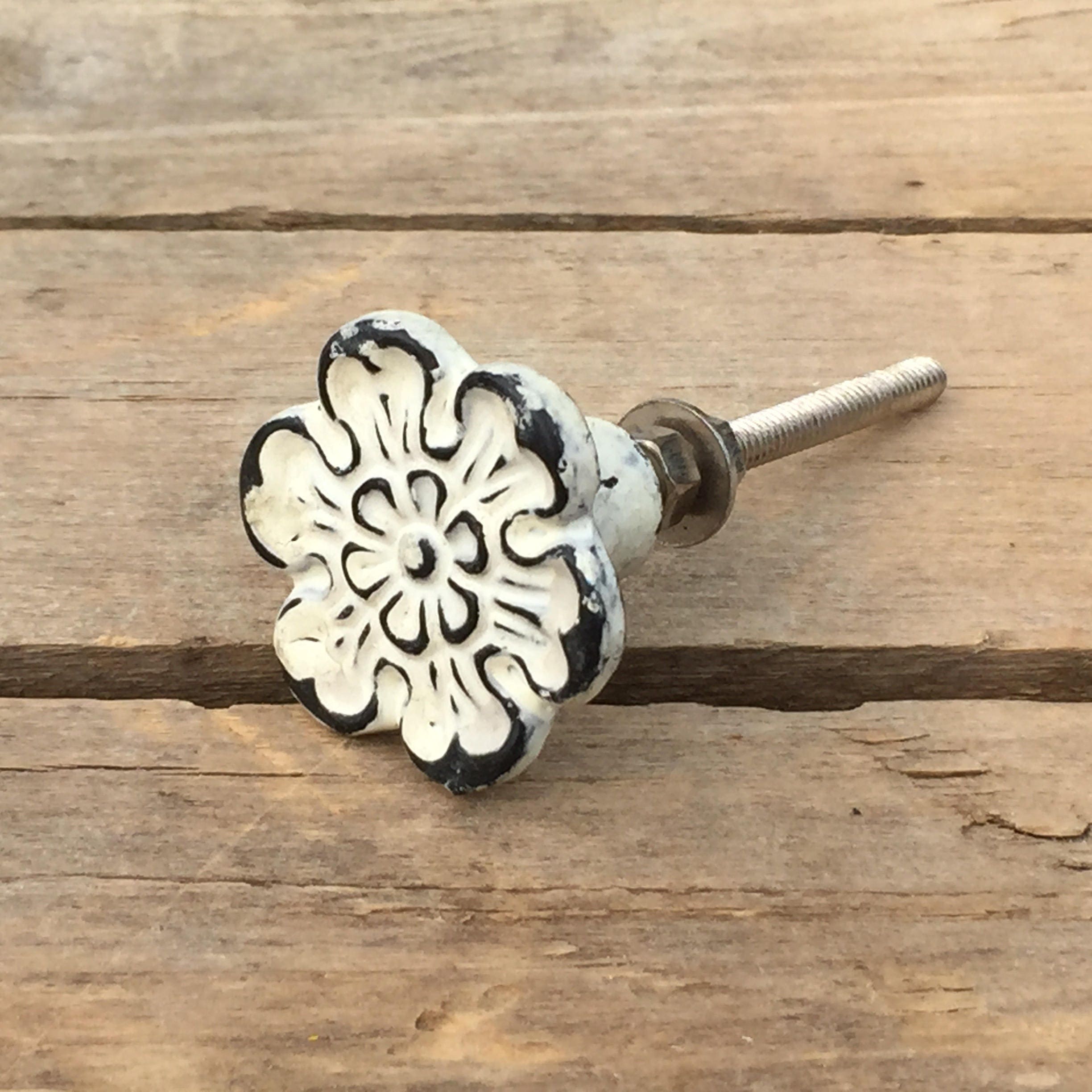 Ivory Distressed Flower Drawer Knob