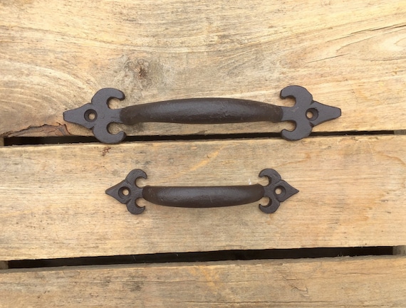 Cast Iron Brown Fleur de Lis Handle