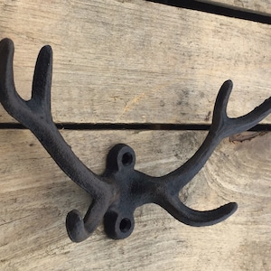 Cast Iron Antler Wall Hook: Rustic Key & Coat Rack
