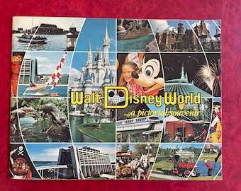 1977 Vintage Walt Disneys Pictorial Souvenir Guide of Disney World book booklet