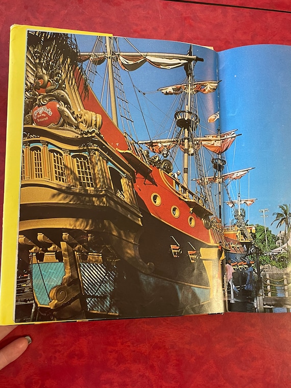 1985 Walt Disney's Disneyland Book - Color Photos