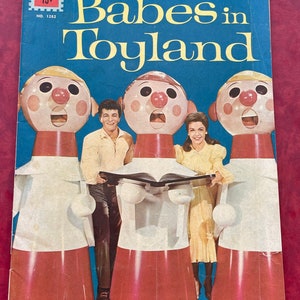 Vintage 1961 Walt Disney Comic Magazine Babes in Toyland Dell 1282
