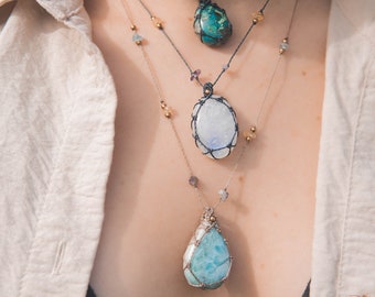 Macrame Pendant with Gemstones and Chakras, Customizable Macrame Necklace, Healing stone, Elegant pendants with crystals, Boho style, Chakra