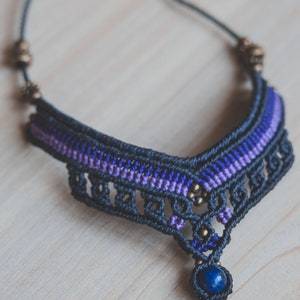 Mönster för fotlänkskedja i makramé, handledning för barfotasandaler i mikromakramé, boho fotlänkskedja i PDF-format, Gör din egen fotlänkskedja i makramé steg för steg bild 10