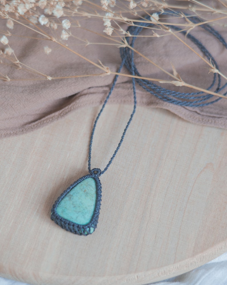 DIY kit macrame pendant with stone, personalized pendant kit, healing stone, make your own macrame pendant, Gift for her, macrame amulet kit image 6