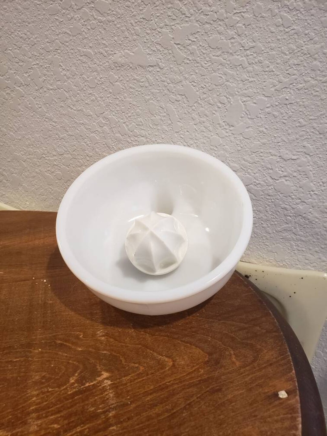 Vintage Milk Glass Juicer With the Ceramic Center Piece Etsy