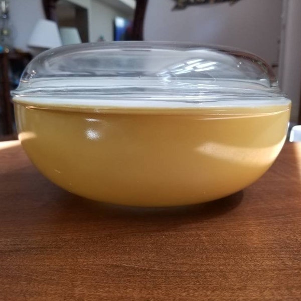 Pyrex Senfgelb 024 Bedeckte Kasserolle