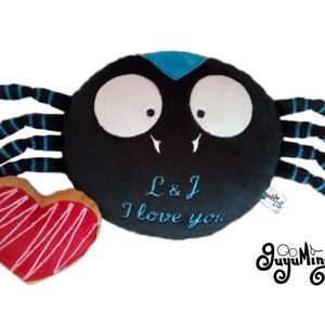 Araña niño niña peluche tierno regalo Decoración recuerdo juguete negro kawaii suave nombre bordado cumpleaños corazón gótico amor guyuminos Boy embroidery