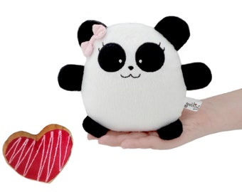 KLEINER Panda Bär Mädchen / Junge Kuscheltier Jubiläum Geschenk Herz individuell gestopft Kinderzimmer Dekor Geburtstag Baby Tier Kind Liebe kawaii Guyuminos