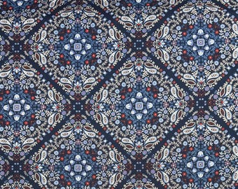 Blue bandana print fabric, blue, white and red floral tile pattern, bandana look cotton woven fabric, 4th of July, flower, fat quarter wm5