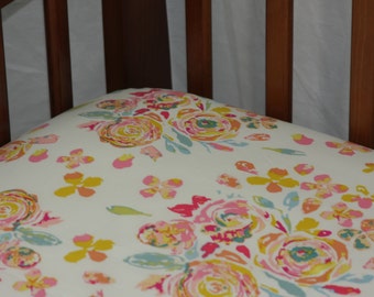 Fitted Crib Sheet / Mini Crib Sheet / Pack N Play - Swifting Floral