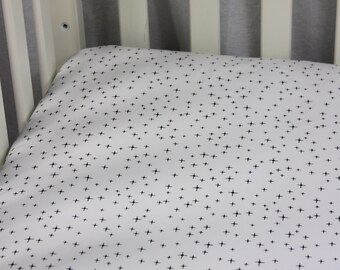 Fitted Crib Sheet / Mini Crib Sheet / Pack N Play - Black Twinkling Tune