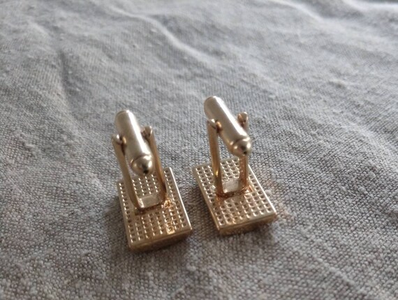Midcentury gold textured rectangular cuff links h… - image 3