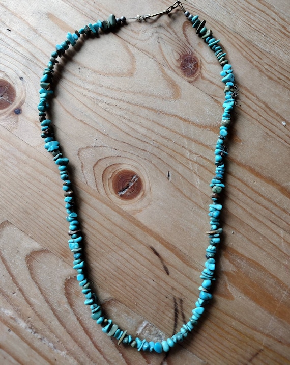 Vintage turquoise chip necklace 19 inch - image 4
