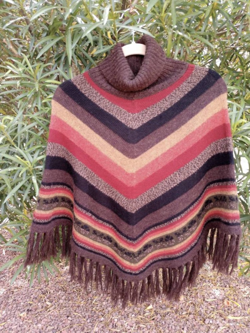 Alpaca poncho turtleneck dark rainbow orange Peru Bolivia XSS fringed brown red hippie boho ethnic stripes warm soft pure floral border