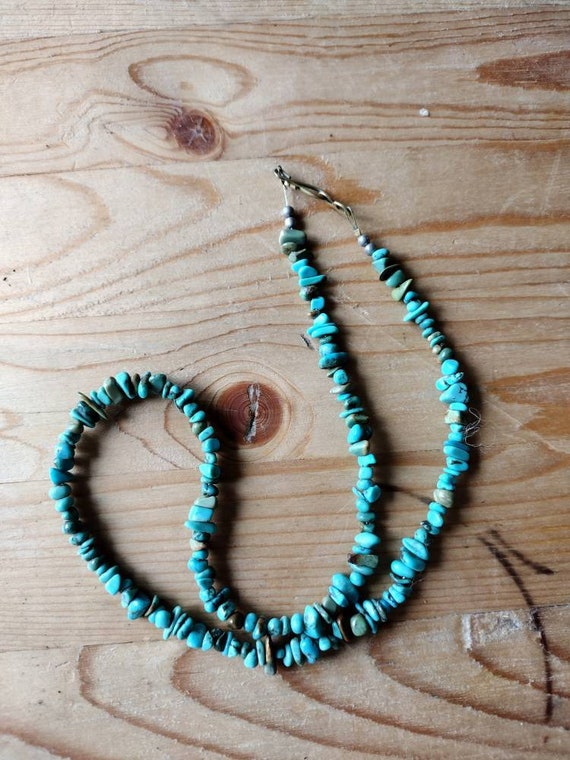 Vintage turquoise chip necklace 19 inch - image 3