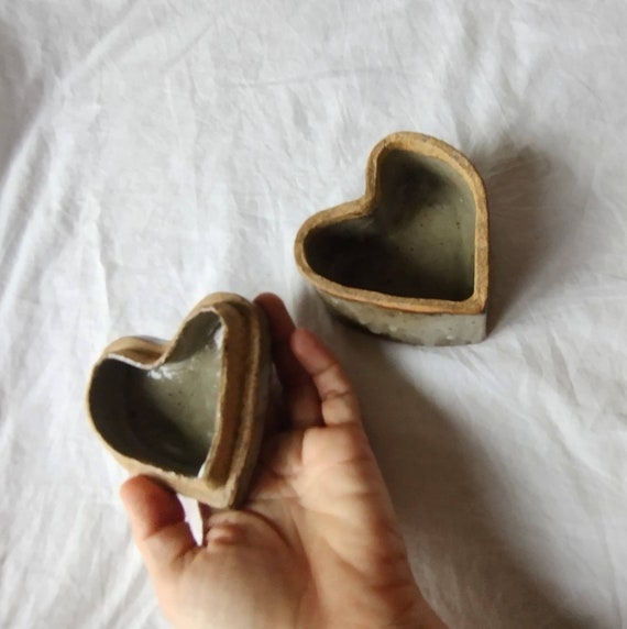 Artisan ceramic box heart shape - image 10