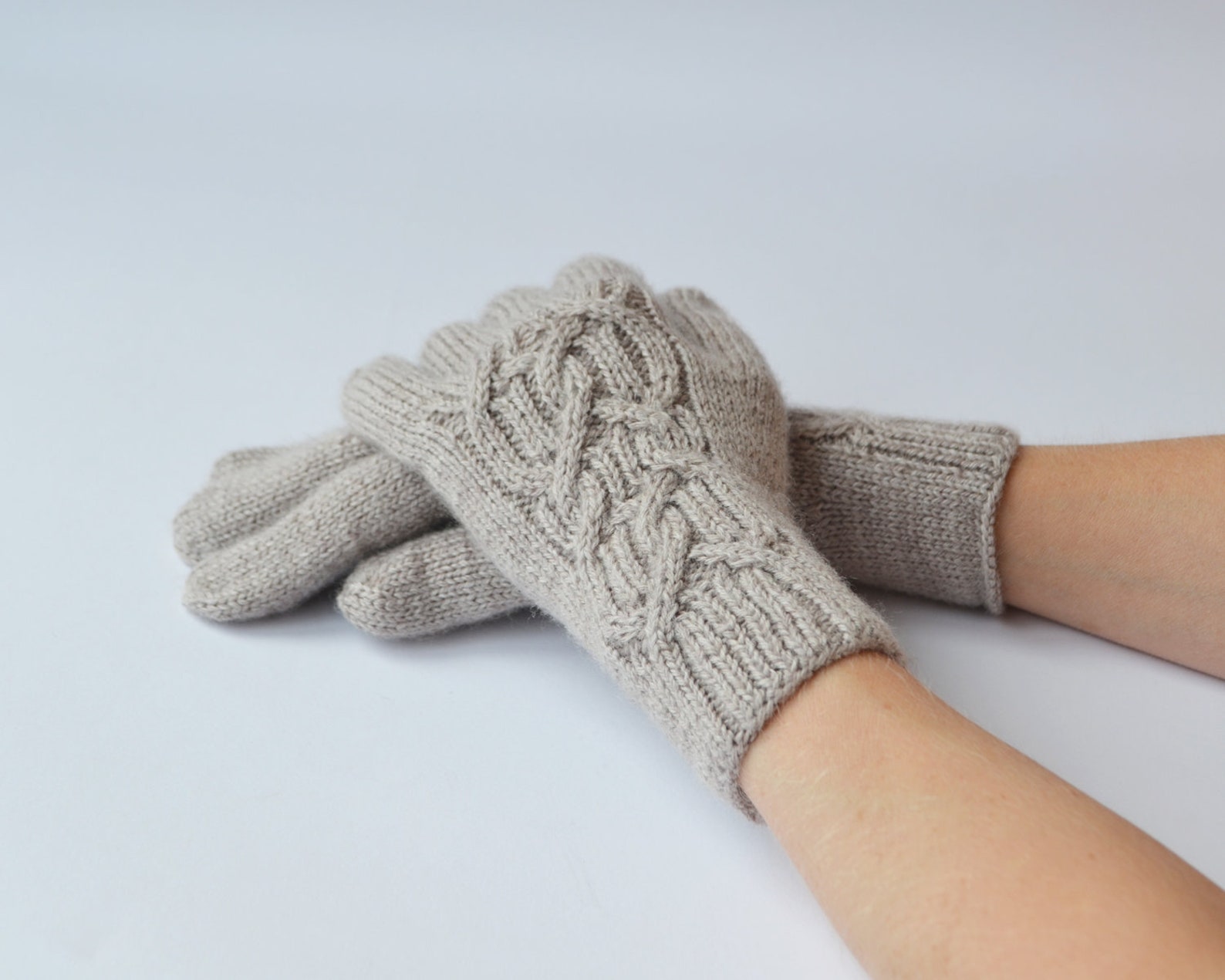 Women merino wool gloves with arans Light grey full finger Etsy