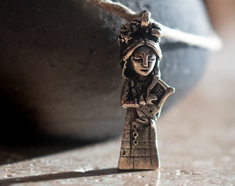 Brigit avec sa lyre - pendentif bronze