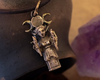 Hekate witch pendant - Triple goddess - bronze - wicca