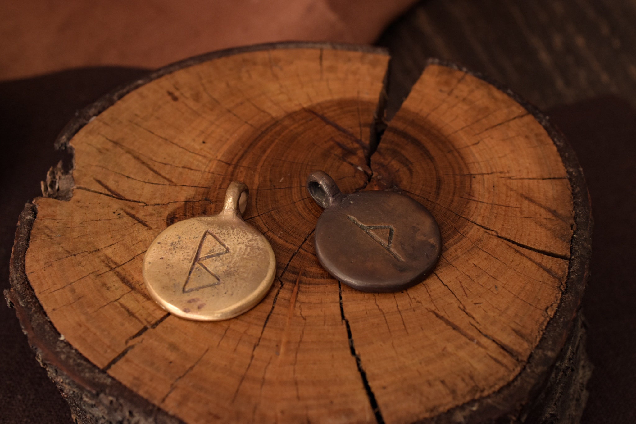 Pendentif runique Othala en or fait main | Fabriqué à la main | Bijoux VKNG