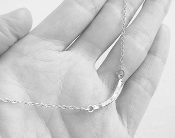 GLITTER SMILE recycled silver necklace | recycled silver curve necklace | simple silver necklace | recycled silver minimal necklace