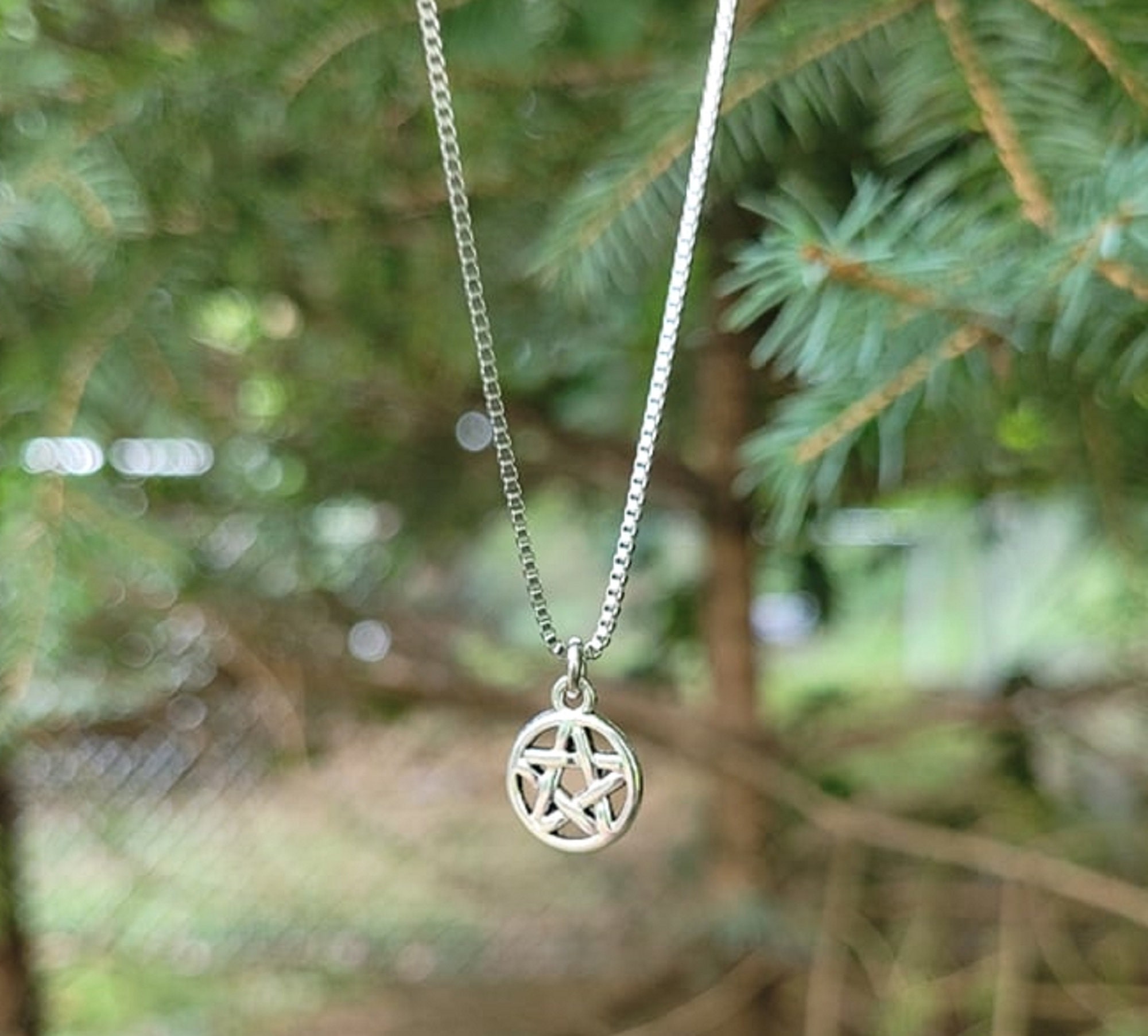 Collier Triple Lune Sorcière - Pendentif Protection Spirale, Style Païen Celtique, Acier Inoxydable