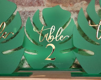 Numéro de table en feuille de Monstera • Numéro de table tropical • Numéro de table avec inscription manuscrite • Numéro de table en forme de feuille • Décorations de mariage tropicales
