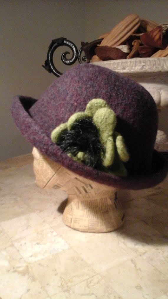 Felted Wool Hat - Purple With Green Flower - Etsy display picture 1