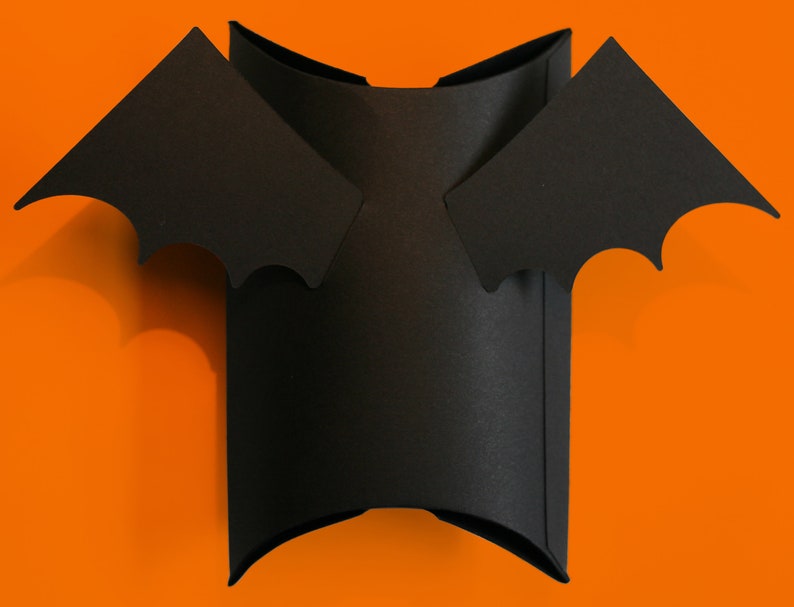 Download Cute Bat Gift Box SVG for Cricut halloween party favor ...